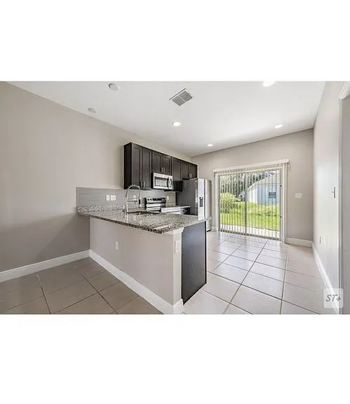 627 Yak Ct — Photo 5