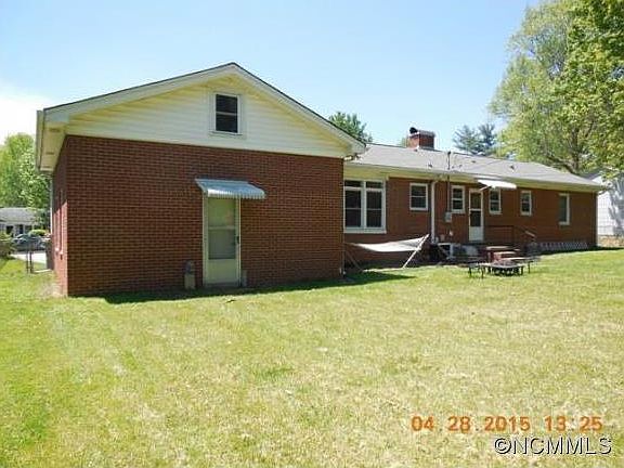 4th image of 1912 Arlington Pl
