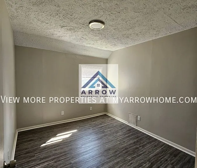 1632 Dewey Ave — Photo 16