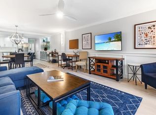 5 Bluebill Ave APT 209, Naples, FL 34108