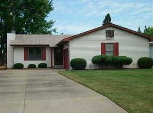 110 N Grand Pointe Dr, Brooklyn, MI 49230