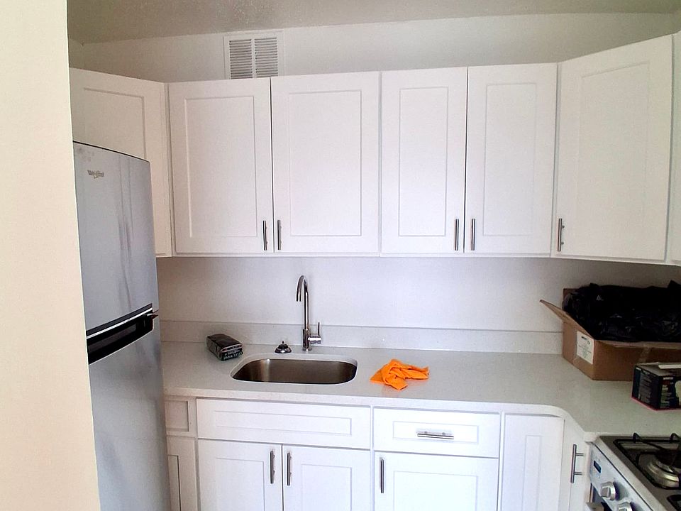 1st image of 15813 72nd Ave #H