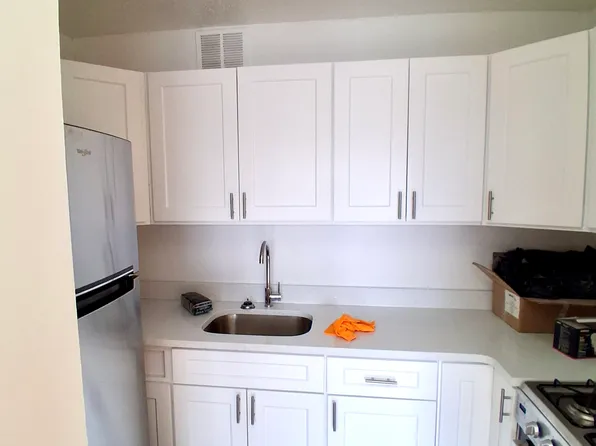 15813 72nd Ave #H, Fresh Meadows, NY 11365