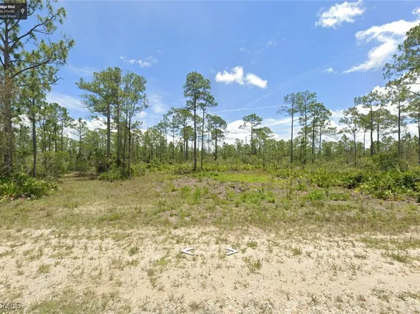 284 Lakeridge Blvd, Lehigh Acres, FL 33972