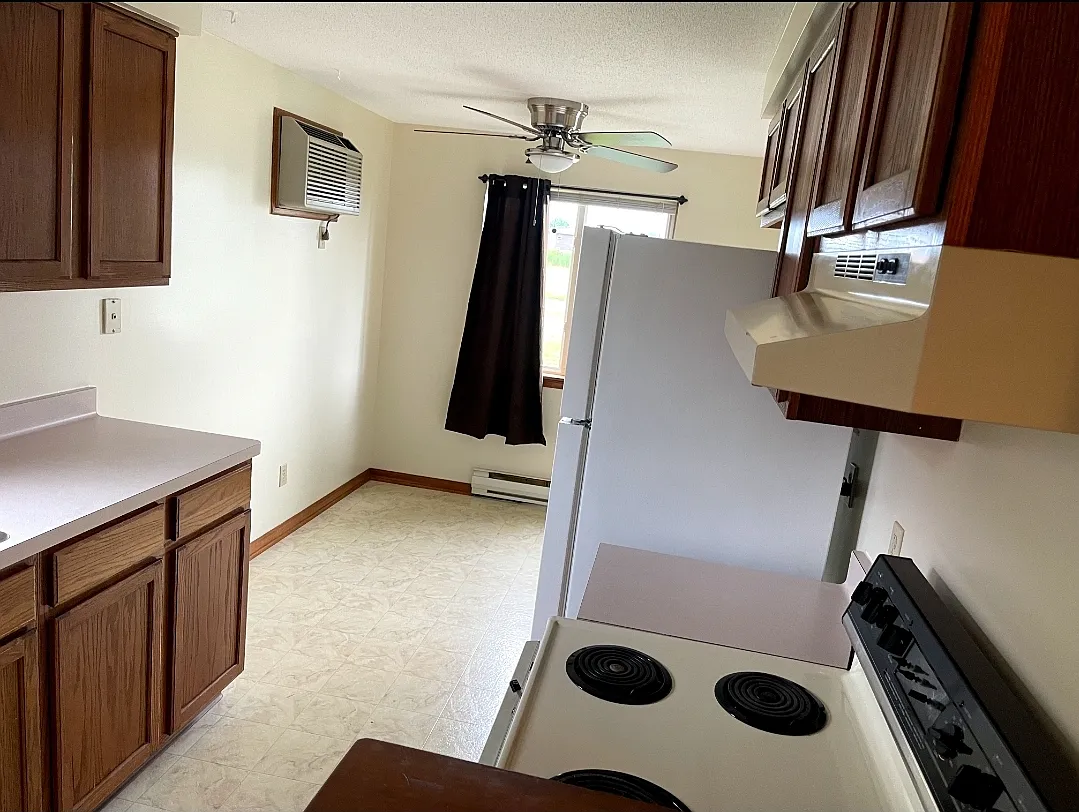 1 bed, 800 sqft, $1,125 — Photo 2