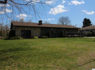 3 Roxbury Rd, Hudson, NY 12534