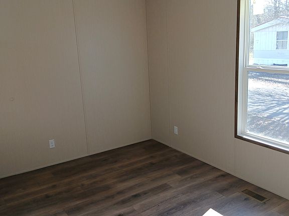 4th image of 114 Bradford Dr Lot 42