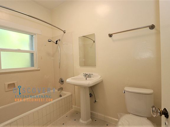 4th image of 451 Wayne Ave Unit 4