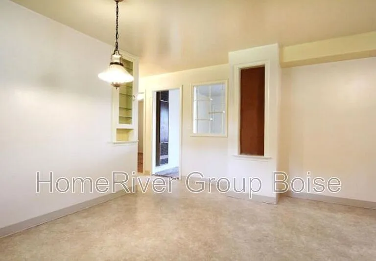 2201 W Dorian St — Photo 8