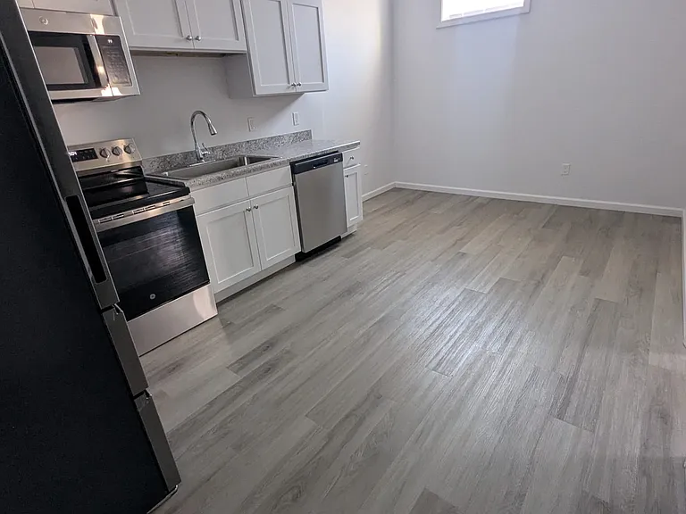 337 Main St #4A — Photo 2