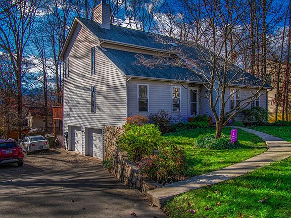 2nd image of 1887 Woodmere Ct
