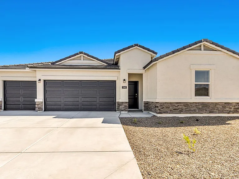 1043 W Falls Canyon Dr — Photo 1