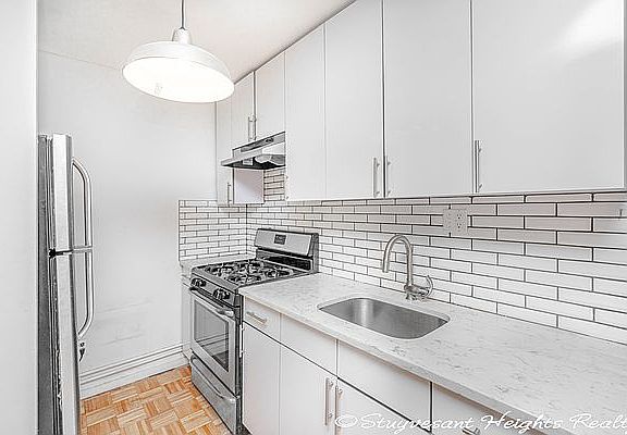 2nd image of 40 Lexington Ave APT 4