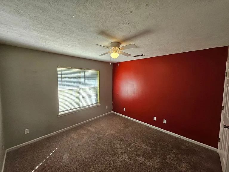 2018 Hickory Dr — Photo 17