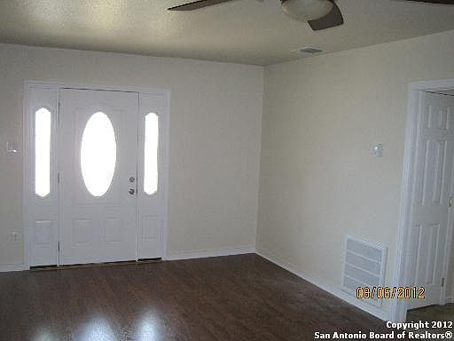 4th image of 242 N GOLDEN CROWN DR