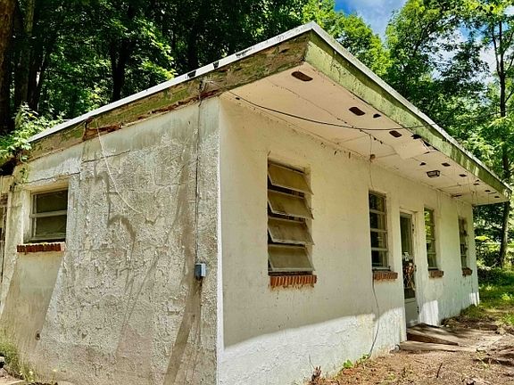 2nd image of 58 Hollow Rd