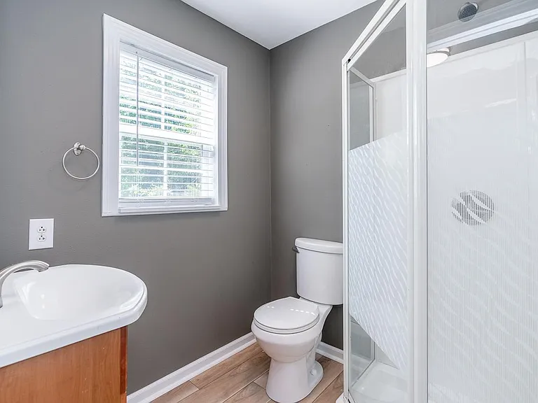 2435 Summit St — Photo 18
