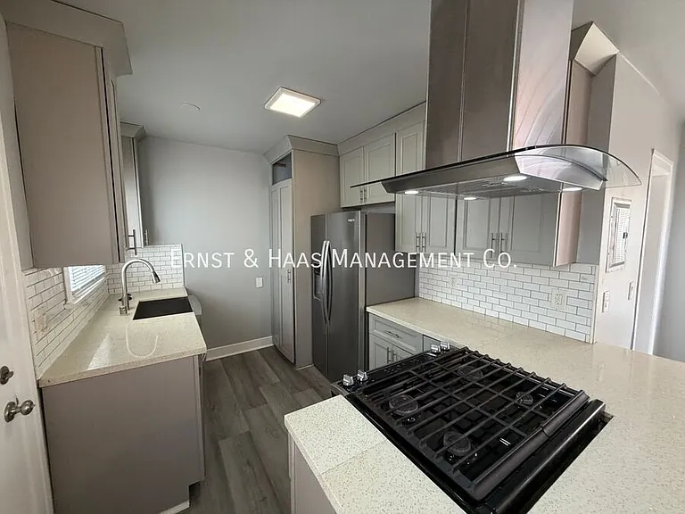 1119 Saint Louis Ave #5 — Photo 4