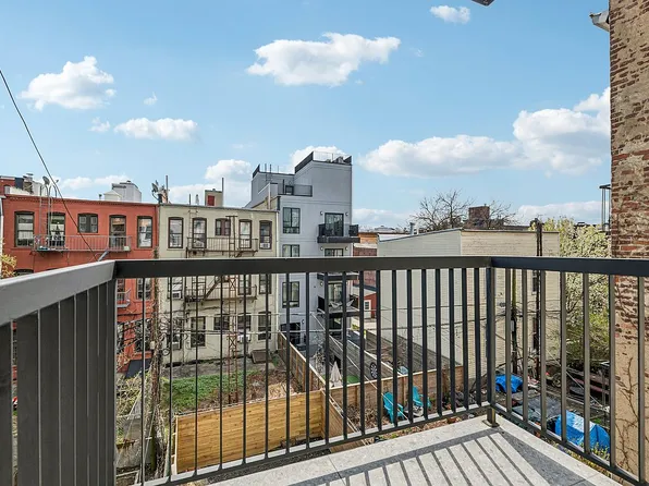 220 Schaefer St #3B, Brooklyn, NY 11207