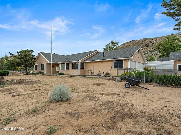 4th image of 445 Sparrow Way