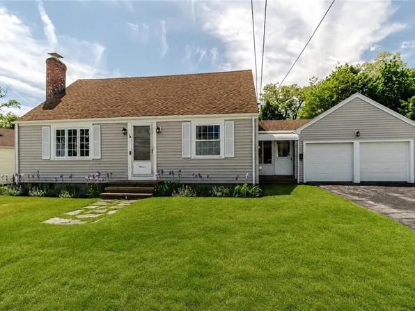 11 Palm Blvd, Warwick, RI 02888