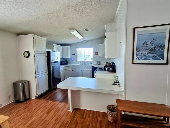 3rd image of 6046 Madeira Ave