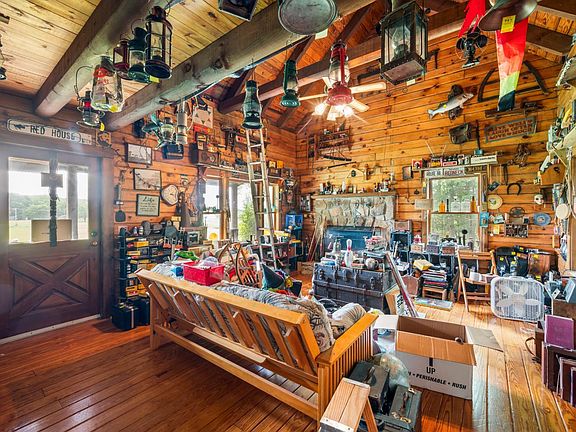 11th image of 7631 Bear Creek Rd