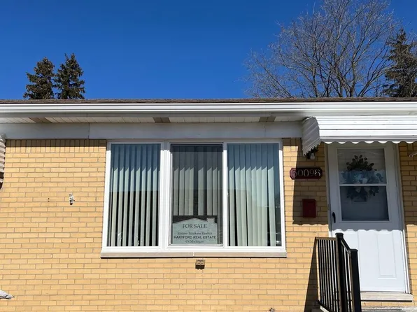 50098 Helfer Blvd #50098, Wixom, MI 48393