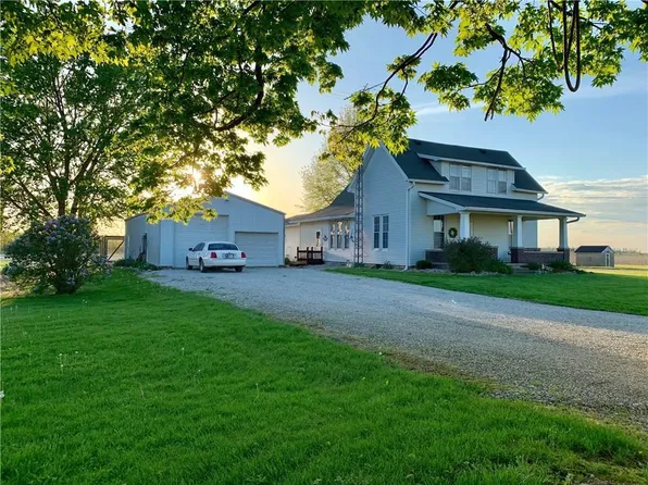564 S Mountain Rd, Hillsboro, IN 47949