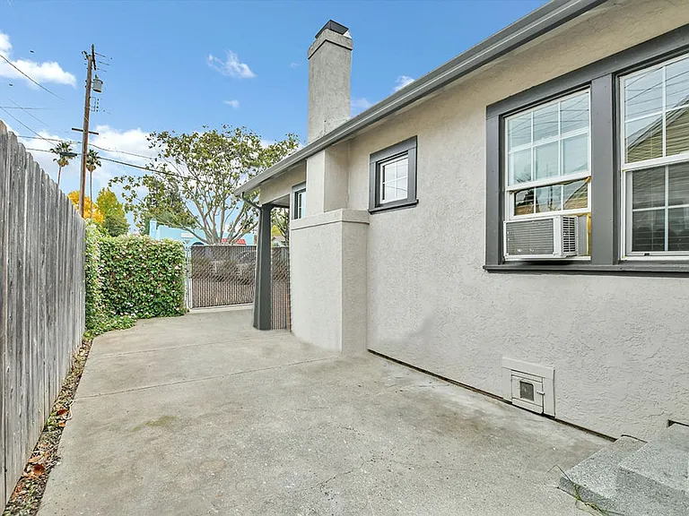 405 Arreba St — Photo 17