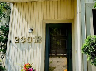 2301B Melrose Dr, Champaign, IL 61820