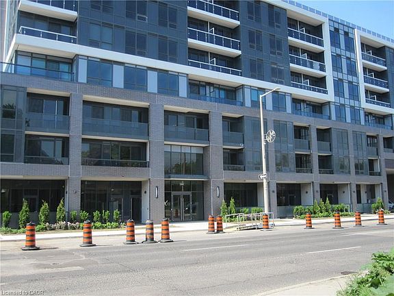 3rd image of 415 Main St W #314