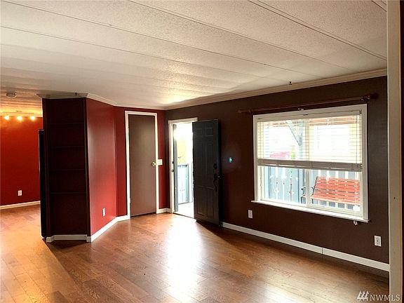 3rd image of 401 37th St SE Unit 63