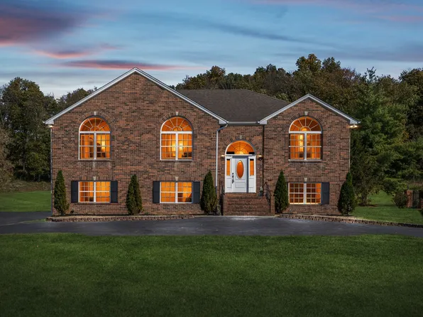 3679 Old Greenbrier Pike, Springfield, TN 37172