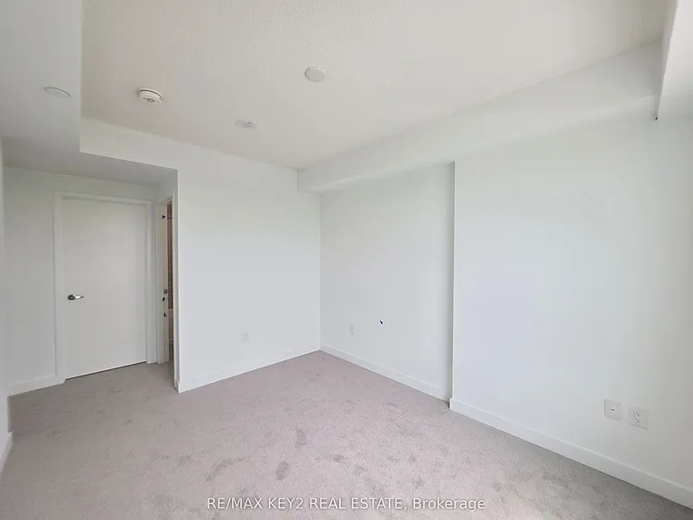 4010 Eglinton Ave W #522 — Photo 13