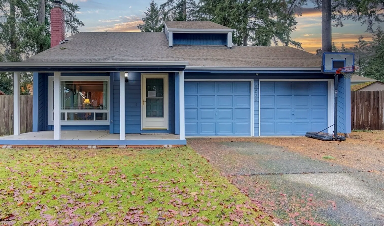 4 bed, 2.5 bath, 1938 sqft, $3,200 — Photo 1