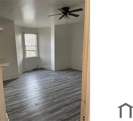2613 Webster Ave — Photo 9