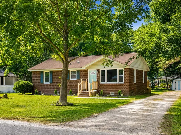210 Laurel Ave, Goose Creek, SC 29445