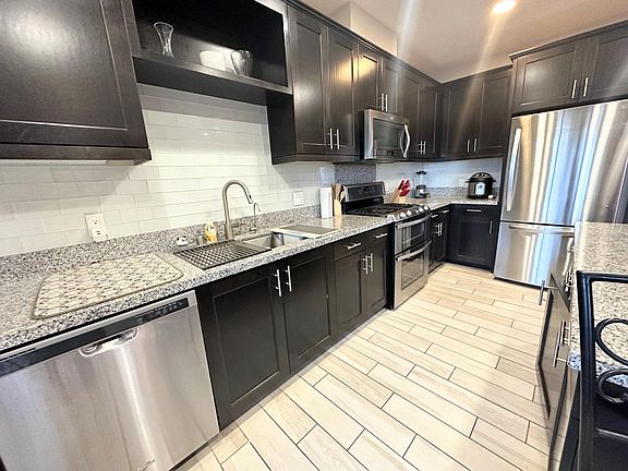 2nd image of 510 S Anaheim Blvd Unit 8