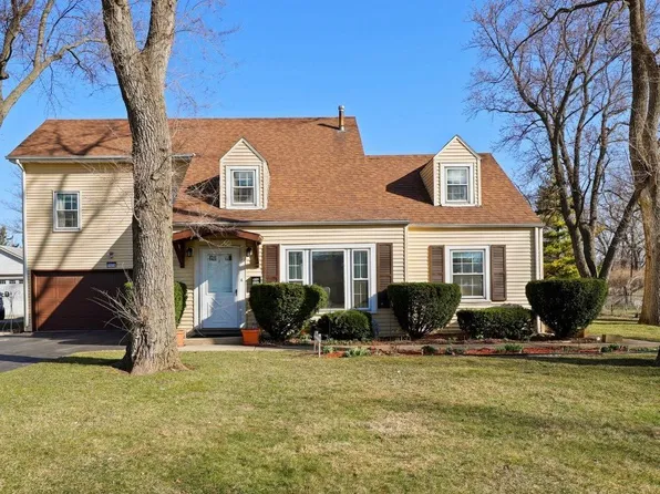 1678 Farwell Ave, Des Plaines, IL 60018