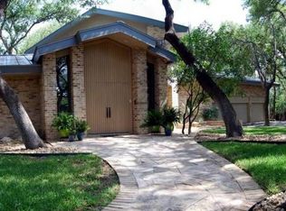 402 Fox Hall Ln, Castle Hills, TX 78213