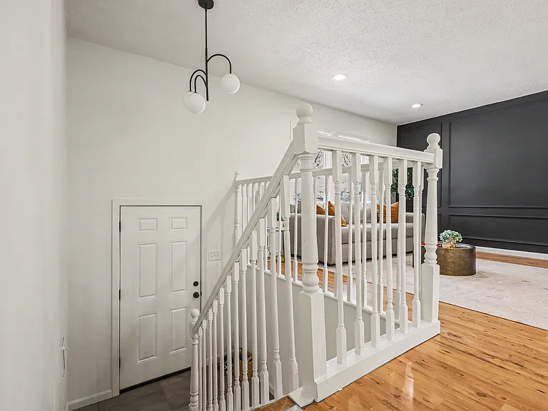 11939 Smalley Ave — Photo 14