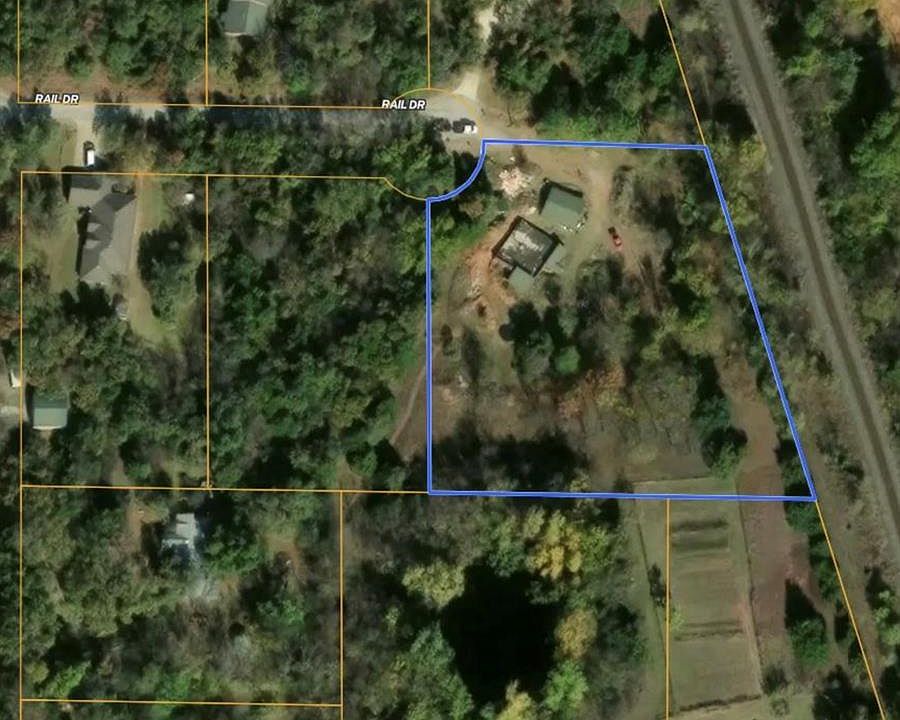 1st image of 624 Rail Dr