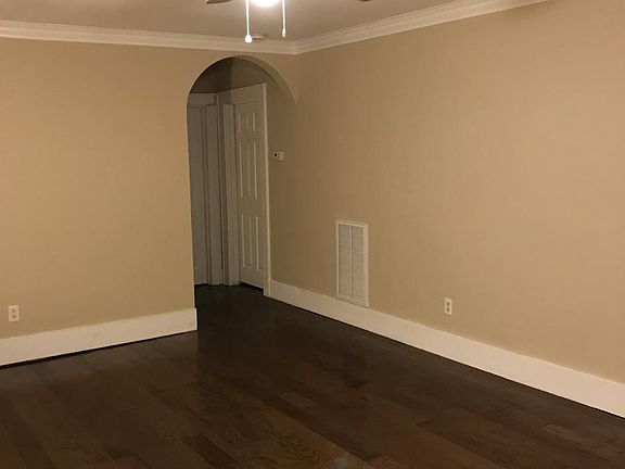 5th image of 410 Dunlap Ave