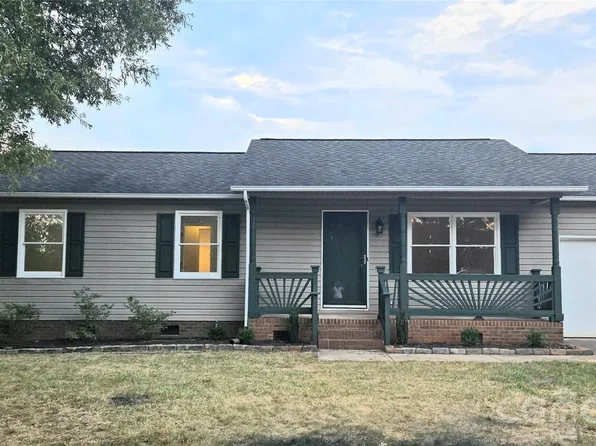 910 Lyndsey Brooke Ct, Lincolnton, NC 28092