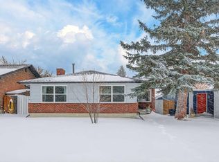 60 W Sunmount Close SE, Calgary, AB T2X1V6