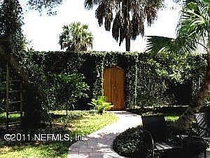 1st image of 517 McCollum Cir