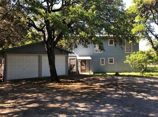 120 Persimmon Rd, Leakey, TX 78873