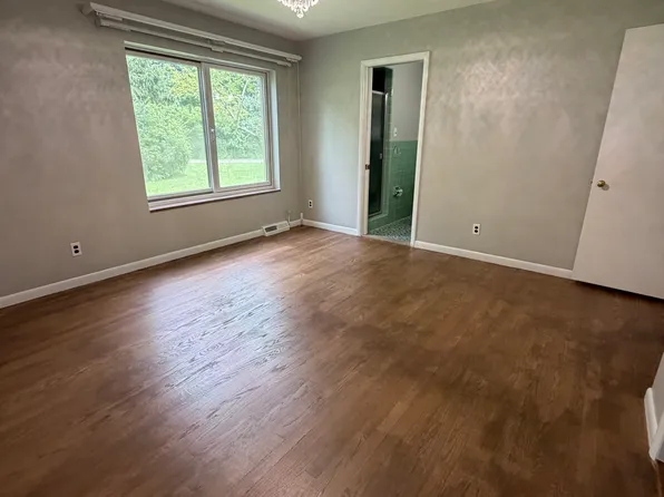 3520 Rayburn Rd, Bloomfield Hills, MI 48304