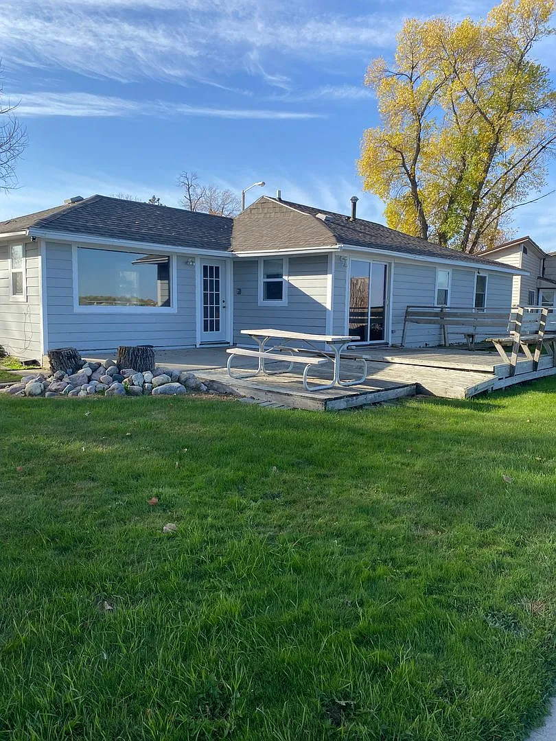 2 Bed 1 Bath Lake Rental — Photo 1